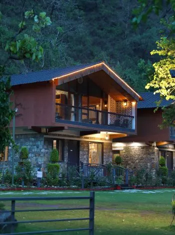 Granny's Den Resort nature view near Dhanolti Uttarakhand